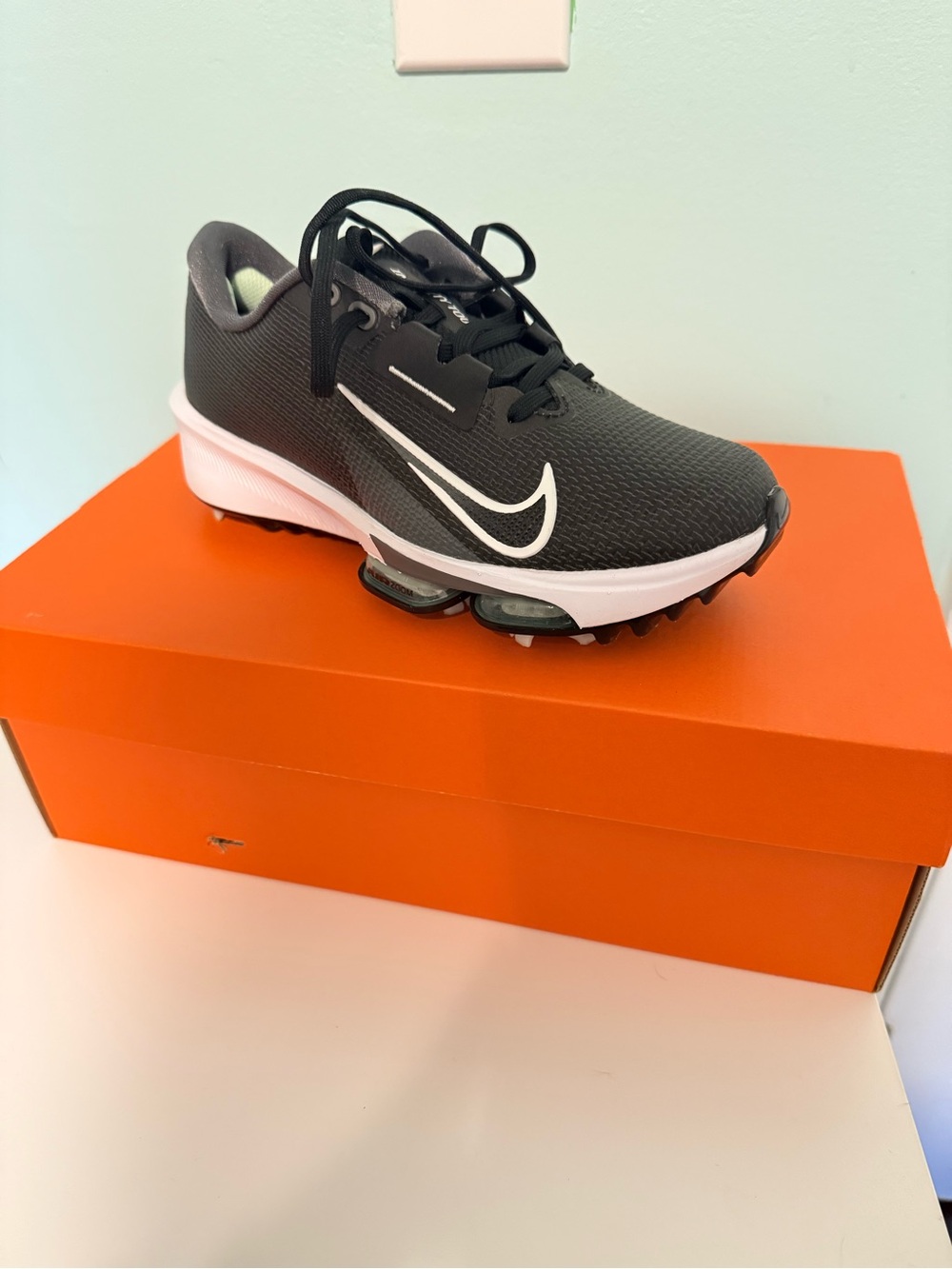Nike Women’s Black and White Athletic Shoe